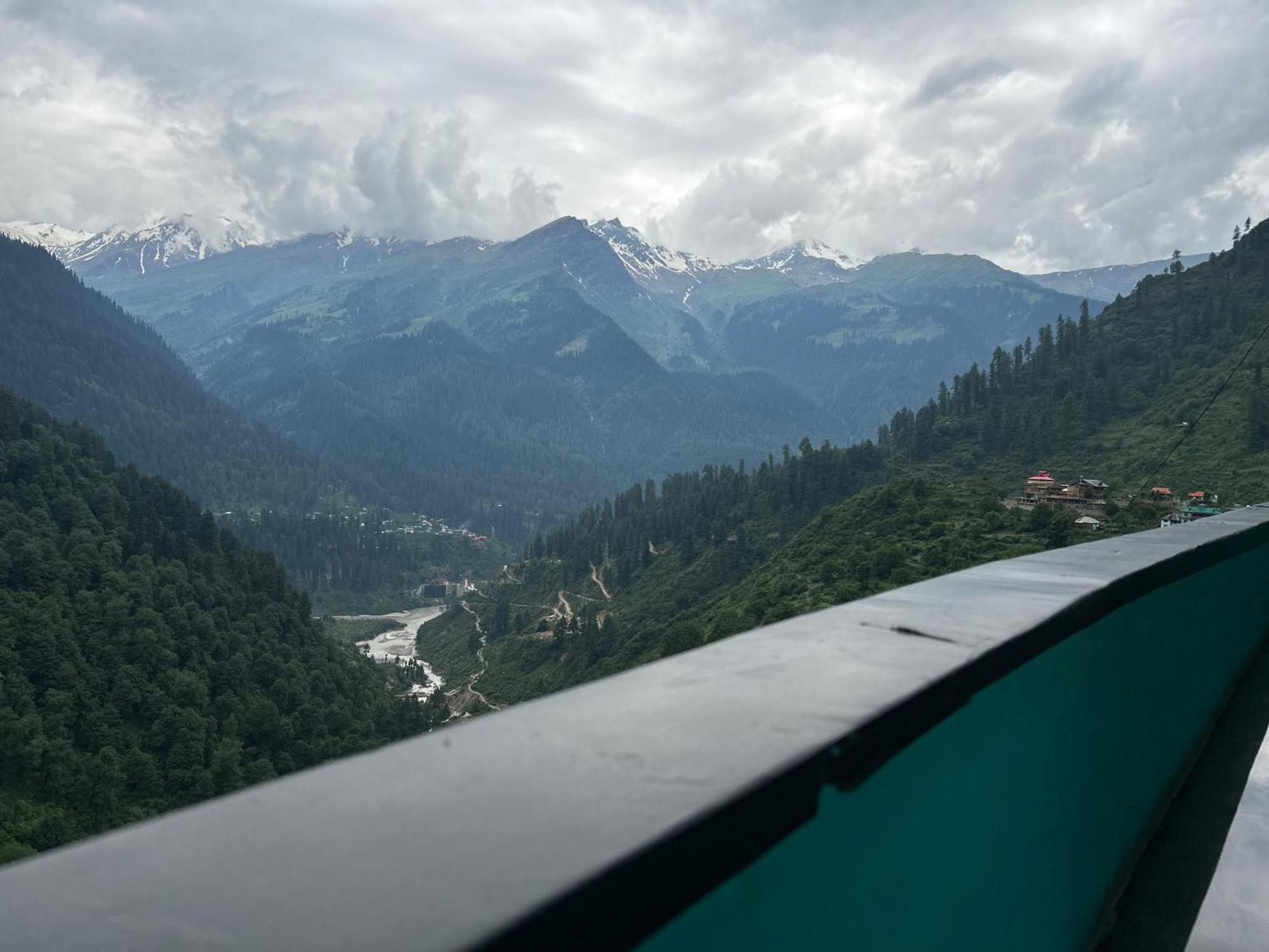 Aman Resort, Tosh Village, Himachal Pradesh ภายนอก รูปภาพ
